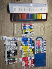 Lot peintures gouache et aquarelle avec pinceaux bon état certains tubes NEUFS