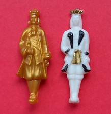 Fèves anciennes en plastique : 2 rois différents