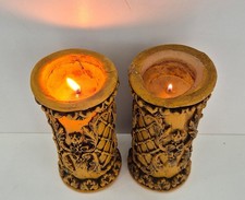 2 GRANDES BOUGIES MOTIF FLORAL  HAUTEUR 19 CM   MARQUE : DE MAVILLE PARIS