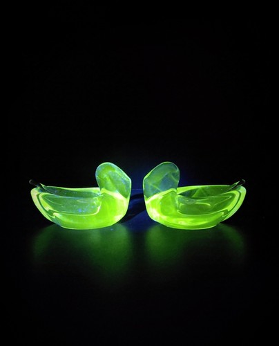 Two manganese glass salt and - glass,