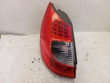 Feu arriere principal gauche