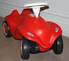 *** PORTEUR / POUSSE-POUSSE / VOITURETTE ROUGE :  BIG NEW BOBBY CAR TBE ***
