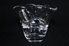 Petit vase en cristal taillé