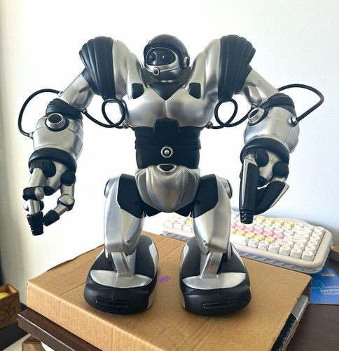 2004 wowwee robosapien silver - robosapien,