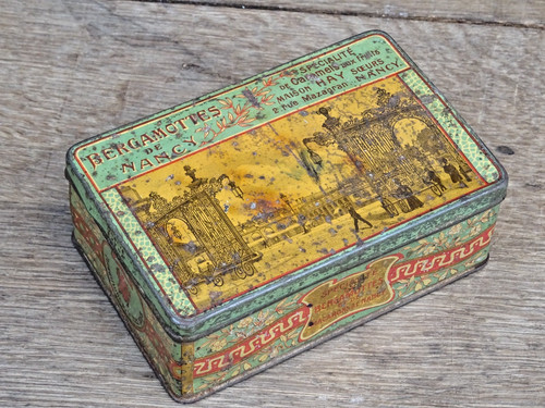 Ancienne boite tôle