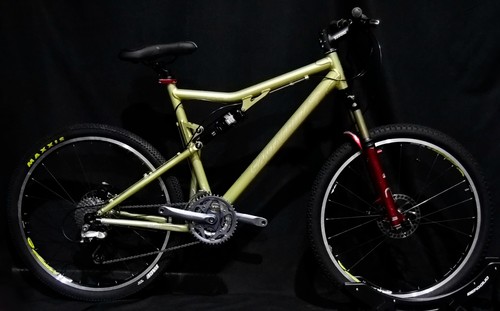 Santa cruz blur mountain bike - blur,
