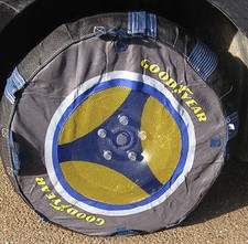 lot de 2 Chaussettes chaînes à neige textile enveloppes GOODYEAR Q09 195/40 R16