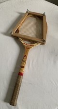 raquette de tennis ancienne maxima de luxe tornéo avec sa presse maxima Tbe