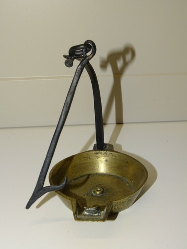 Ancienne lampe huile - a, rat