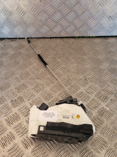 Serrure fermeture porte avant