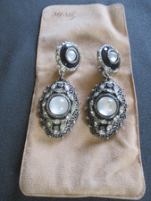 PAIRE DE BOUCLES D'OREILLES
