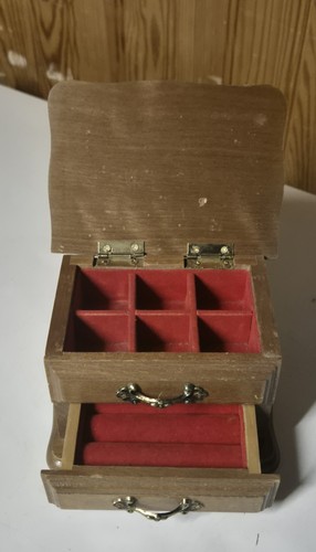 Boîte bijoux ancienne - à,