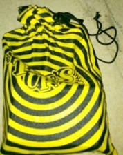 Jeu de société Time's up en sachet - Version jaune - Hasbro - TBE