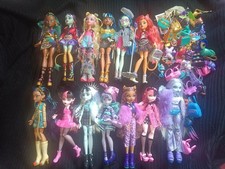 Lot 13 Poupées Monster High