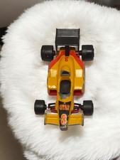 Voiture miniature vintage ancien modèle véhicule rétro collection jouet décor