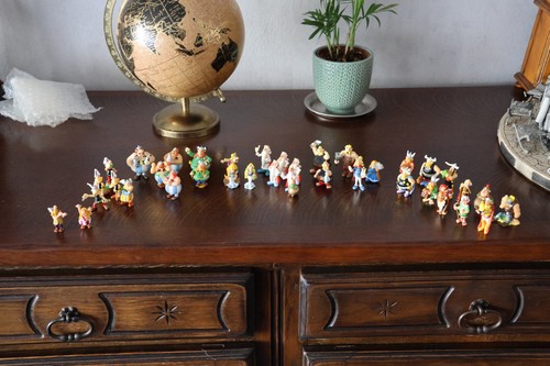 Lot figurines asterix - 37,