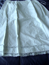 JUPON ANCIEN COTON BLANC DENTELLE