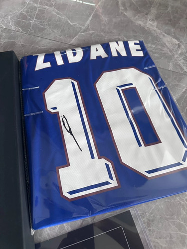 Zinedine zidane back signed - zinedine,