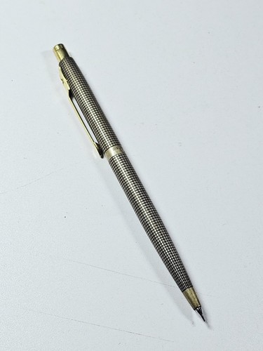 Stylo crayon mine - stylo, À