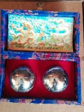 62 - Coffret 2 boules Zen - de relaxation - en métal