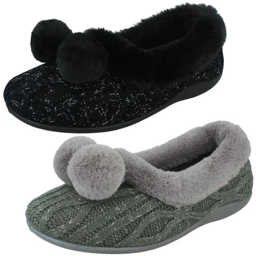Chaussons laine pompon - À,
