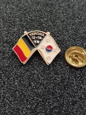 Pin's Pins Pin Enamel 63 Coupe Du monde Belgique Corée du Sud "Italia 90 Vérone"