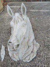 Enseigne de boucherie chevaline, tête de cheval en zinc blanc 