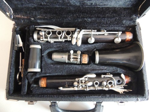 Silvertone wood clarinet - silvertone, ser