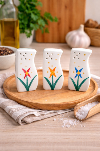 Pots sel poivre faits - et, main