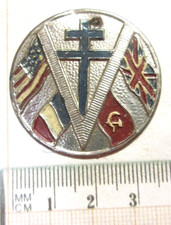 Insigne Patriotique Libération 44/45 CROIX LORRAINE + V + drapeaux alliés  Lot 4