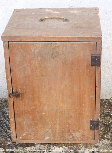 Ancienne boite coiffe - -ancienne, a