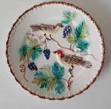 Assiette barbotine décor