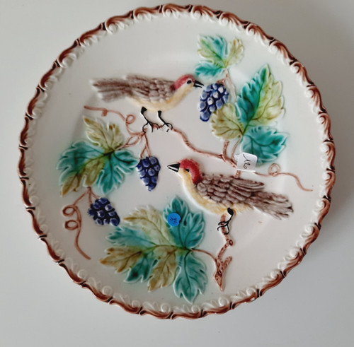 Assiette barbotine décor