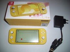 Console Nintendo Switch Lite jaune en boîte + chargeur