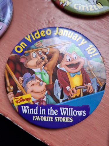 Badge disney disneyland