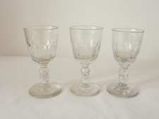 Petits verres à liqueur