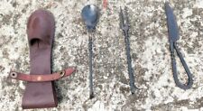 Ensemble de couverts médiévaux forgés à la main avec pochette en daim. Idéal ...