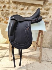 Selle dressage Ikonic noire