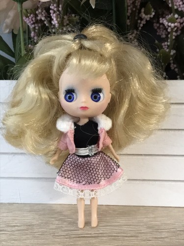 Blythe mode chic - la, chic🌺