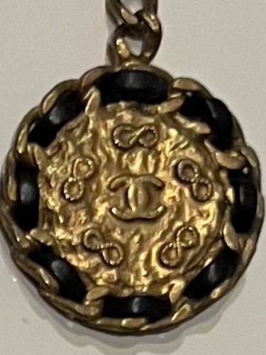 Authentique porte clés chanel - authentique,
