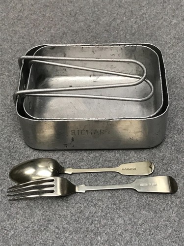 Gamelle datée 1946 et - gamelle,