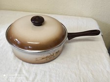 Sauteuse, Casserole  26 cm de diamètre par 9 cm de haut + couvercle