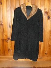Manteau astrakan col vison années 1960  T 40 longueur 100 cm manches 55 cm 
