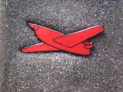 Figurine pin émail - pin's,