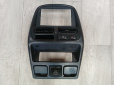 Console centrale noire Nissan