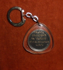 Porte-clés 3 Chevaux France Droguerie BARDOT Papa Brigitte R de Gaulle LIGNY 55