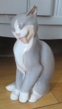 VINTAGE BING & GRONDAHL B&G chat a sa toilette PORCELAINE FIGURINE 2256 Danemark