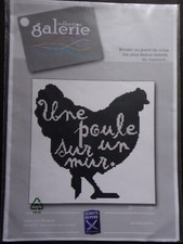grille diagramme broderie au point compté POINTSREPERE : une poule sur un mur