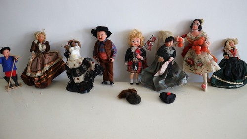 Lot poupees anciennes tenue - de,