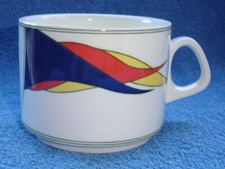 Tasse Villeroy & Boch, Vitro Porcelaine, Garanti Lave vaisselle, Décor: Drapeaux
